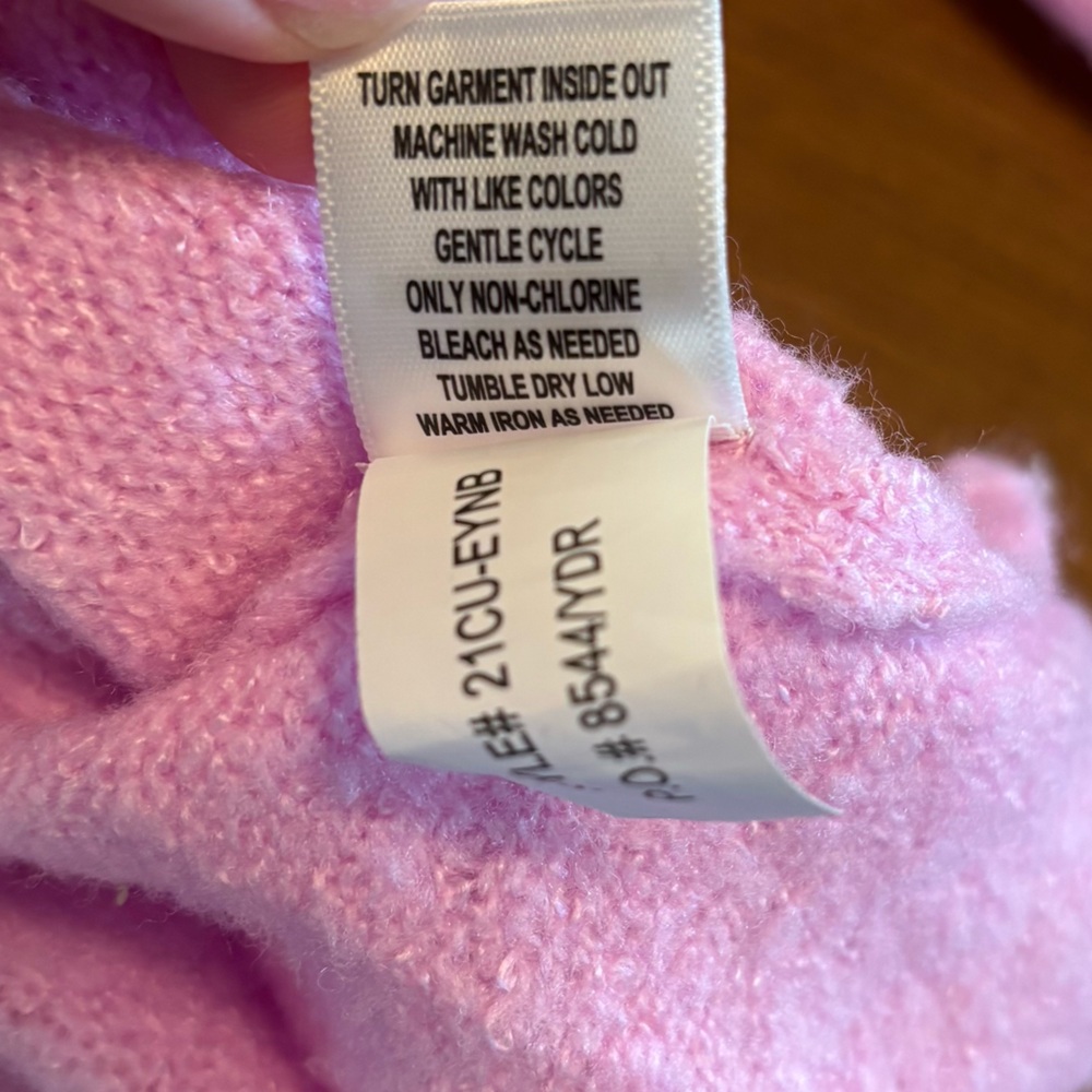 Cute light pink sweater with strawberry bow, juniors large - Picture 6 of 8